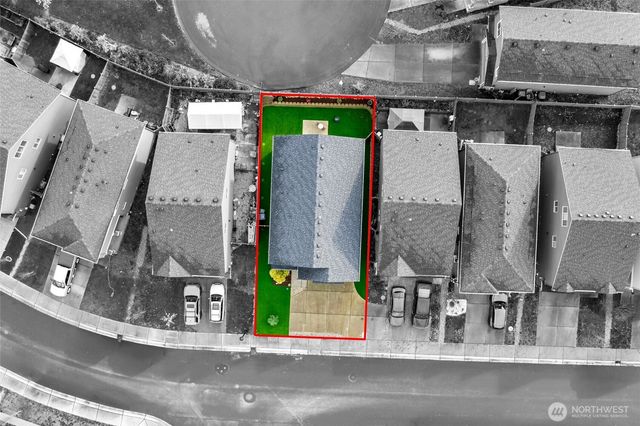 18673 106th Avenue Ct E, Puyallup, WA 98374