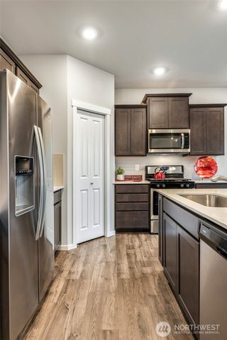 18673 106th Avenue Ct E, Puyallup, WA 98374