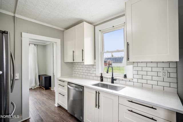 715 Carew Lane, Maumee, OH 43537