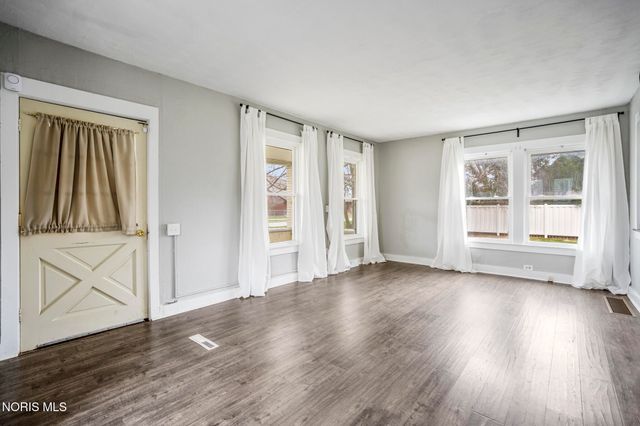 715 Carew Lane, Maumee, OH 43537