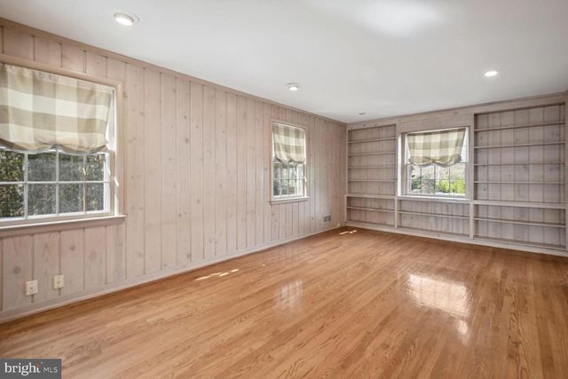 5801 HILLBURNE WAY, Chevy Chase, MD 20815