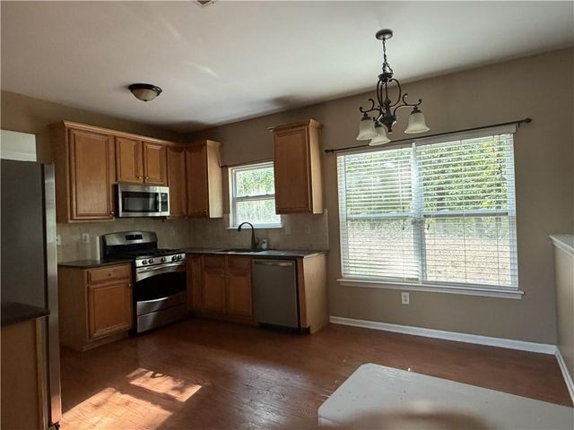 945 Tree Top Drive, Suwanee, GA 30024