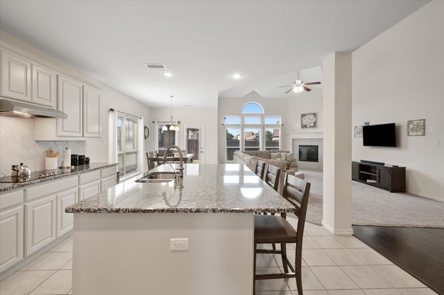 118 Red Pine Drive, Red Oak, TX 75154