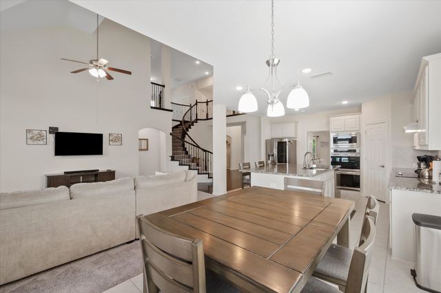 118 Red Pine Drive, Red Oak, TX 75154