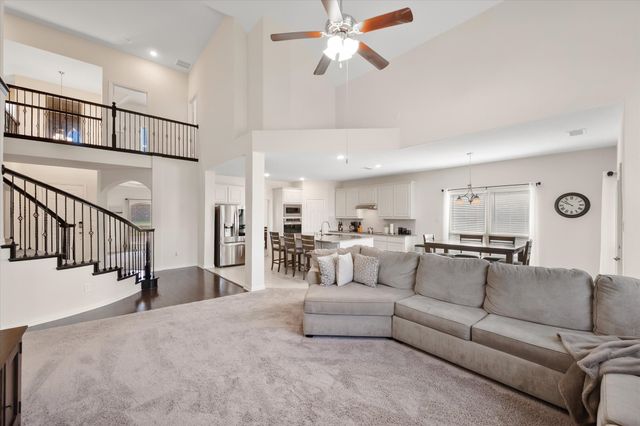 118 Red Pine Drive, Red Oak, TX 75154