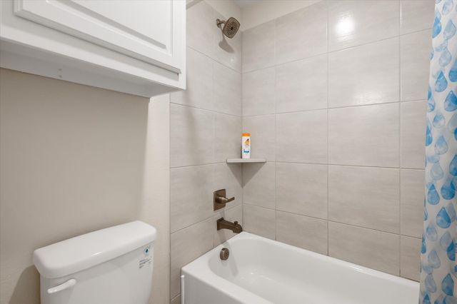 118 Red Pine Drive, Red Oak, TX 75154