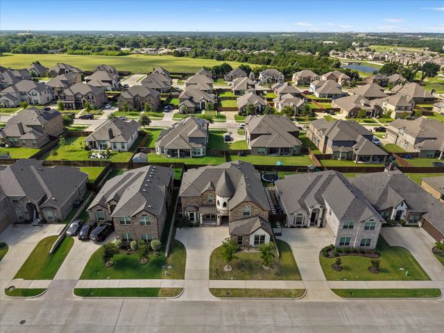 118 Red Pine Drive, Red Oak, TX 75154