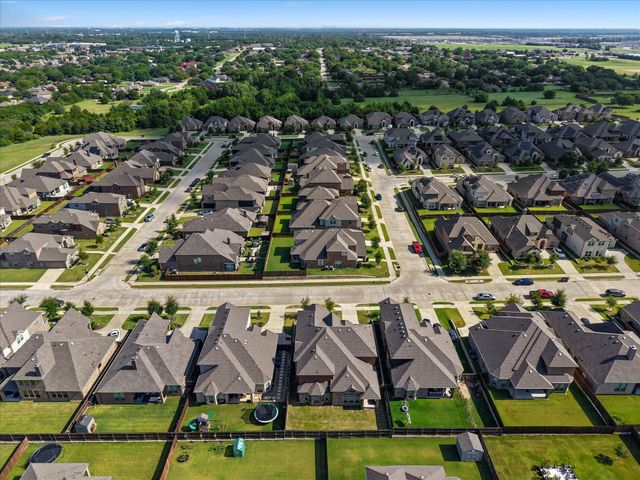 118 Red Pine Drive, Red Oak, TX 75154