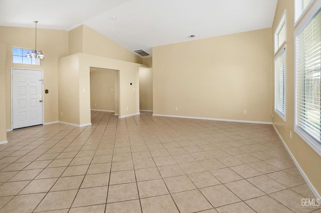 11518 Show Ring Lane, Bakersfield, CA 93312