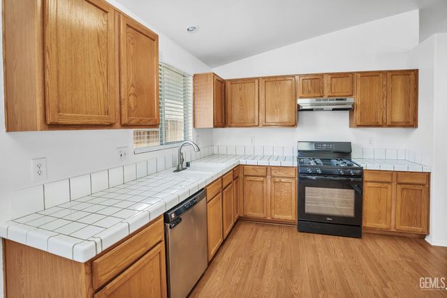 11518 Show Ring Lane, Bakersfield, CA 93312