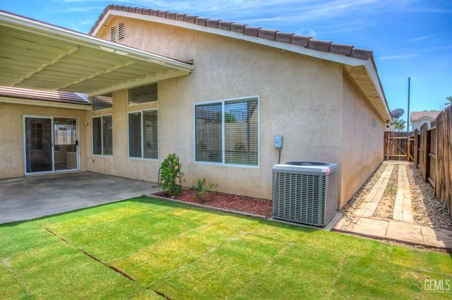 11518 Show Ring Lane, Bakersfield, CA 93312