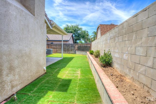 11518 Show Ring Lane, Bakersfield, CA 93312