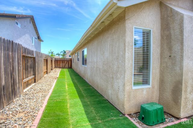 11518 Show Ring Lane, Bakersfield, CA 93312
