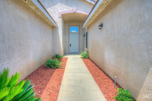 11518 Show Ring Lane, Bakersfield, CA 93312