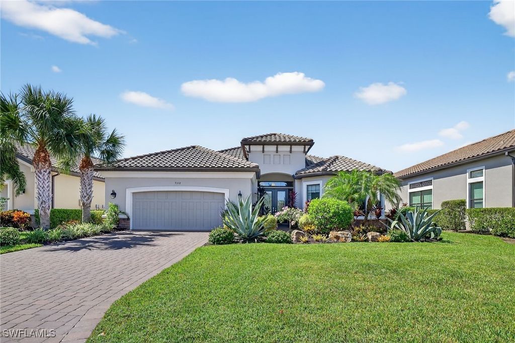 9512 Livorno CT, Naples, FL 34119