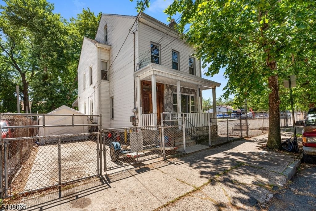 116 N 1St St Cv, Paterson City, NJ 07522