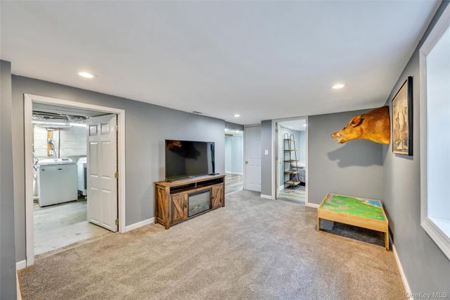 11 Irving Place, Islip Terrace, NY 11752