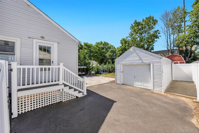 11 Irving Place, Islip Terrace, NY 11752