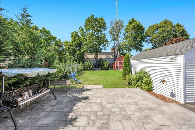 11 Irving Place, Islip Terrace, NY 11752