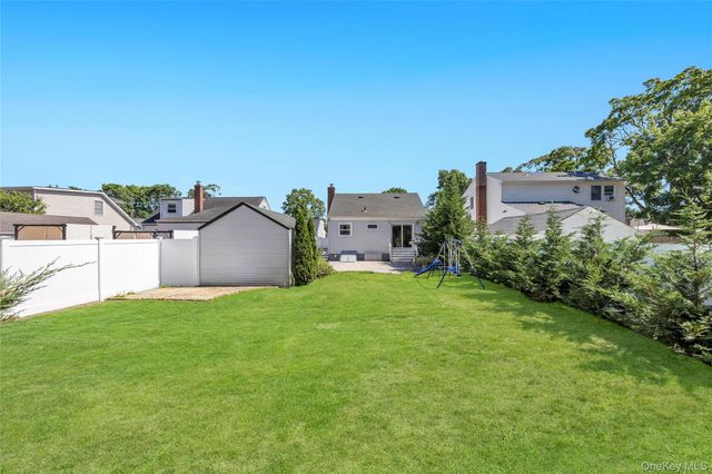 11 Irving Place, Islip Terrace, NY 11752
