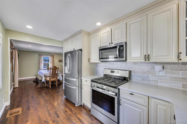 11 Irving Place, Islip Terrace, NY 11752