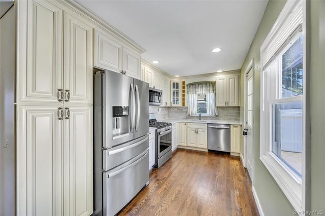 11 Irving Place, Islip Terrace, NY 11752