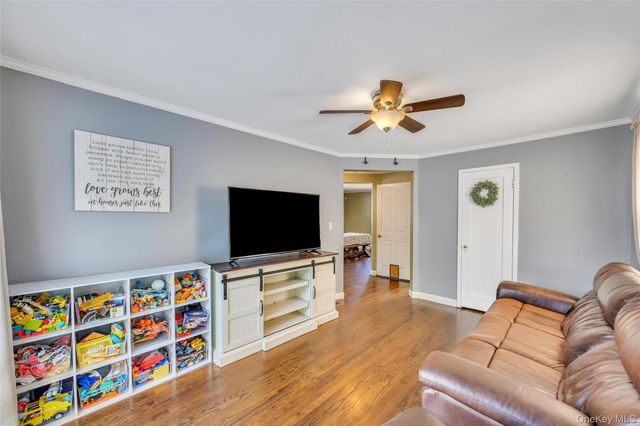 11 Irving Place, Islip Terrace, NY 11752