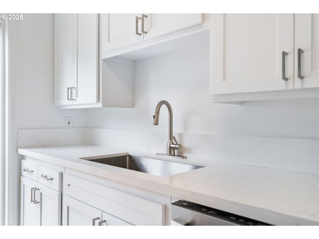 815 Ne 14TH St, Mc Minnville, OR 97128