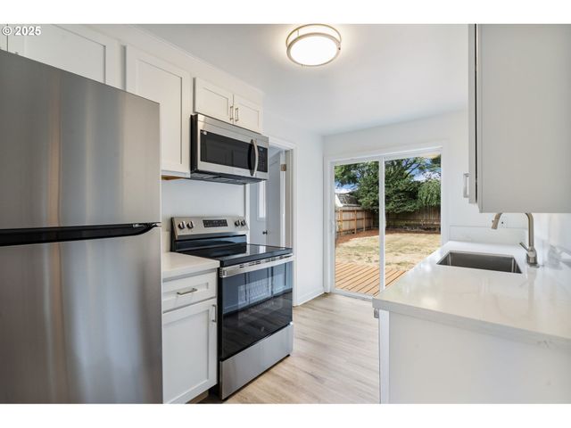 815 Ne 14TH St, Mc Minnville, OR 97128