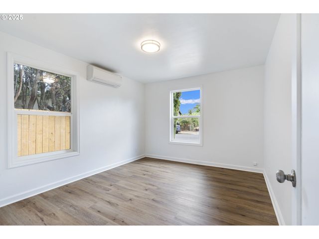 815 Ne 14TH St, Mc Minnville, OR 97128