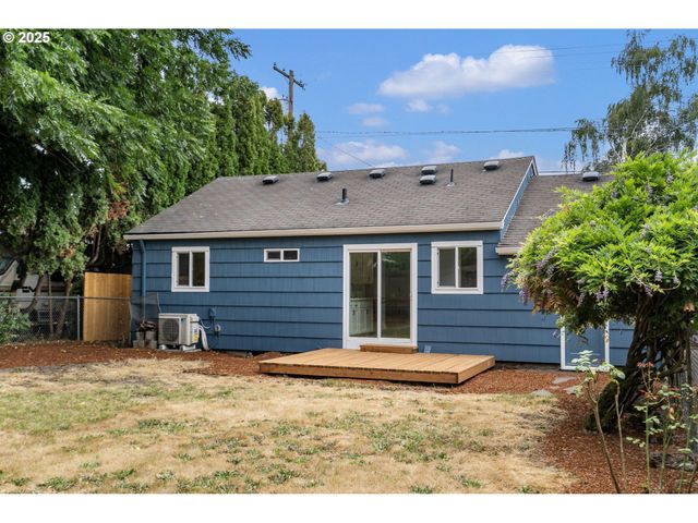 815 Ne 14TH St, Mc Minnville, OR 97128