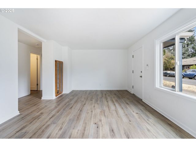 815 Ne 14TH St, Mc Minnville, OR 97128