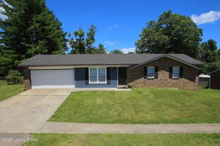 842 S Atcher St, Radcliff, KY 40160