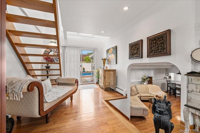38 Hayden Drive, Bethpage, NY 11714