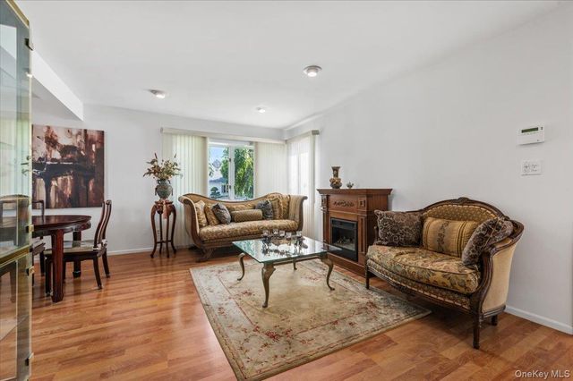 38 Hayden Drive, Bethpage, NY 11714
