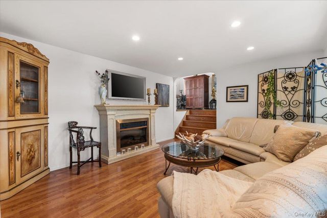 38 Hayden Drive, Bethpage, NY 11714