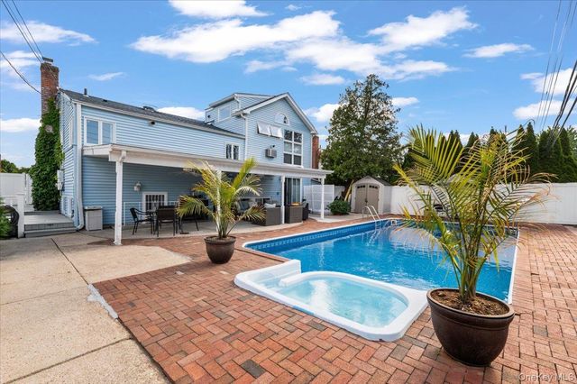 38 Hayden Drive, Bethpage, NY 11714
