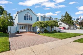38 Hayden Drive, Bethpage, NY 11714