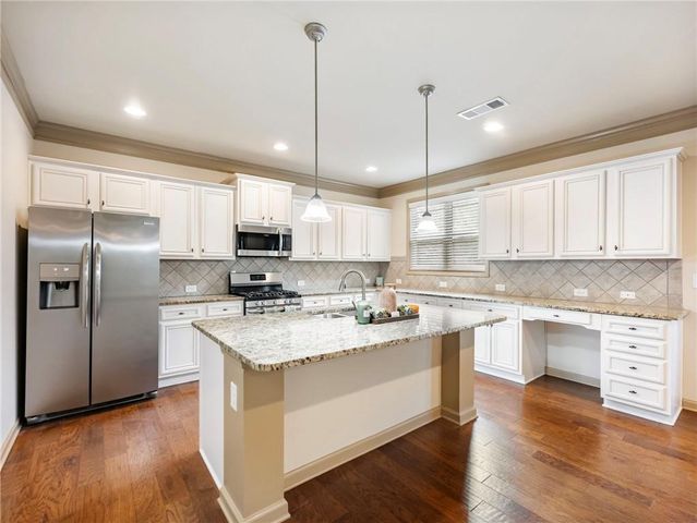5915 Park Bay Court, Flowery Branch, GA 30542