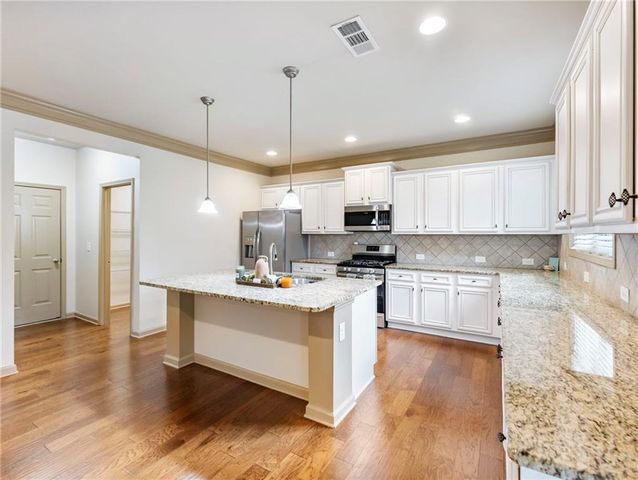 5915 Park Bay Court, Flowery Branch, GA 30542