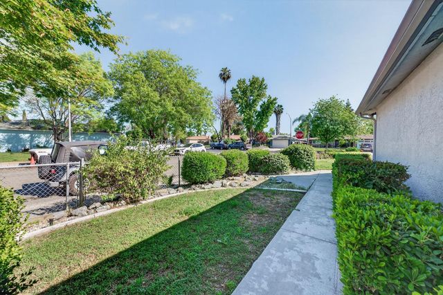 1645 Loughborough Dr, Merced, CA 95348