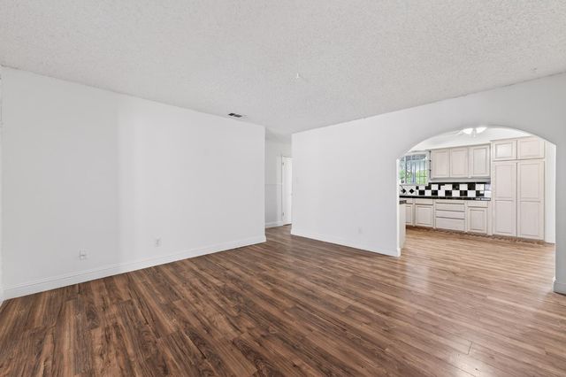 1645 Loughborough Dr, Merced, CA 95348