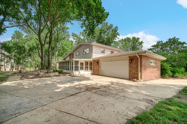 205 Sharon Drive, Sleepy Hollow, IL 60118