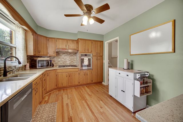 205 Sharon Drive, Sleepy Hollow, IL 60118