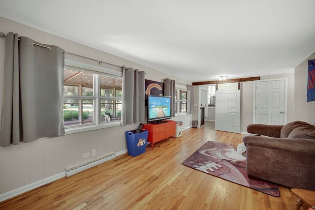 205 Sharon Drive, Sleepy Hollow, IL 60118
