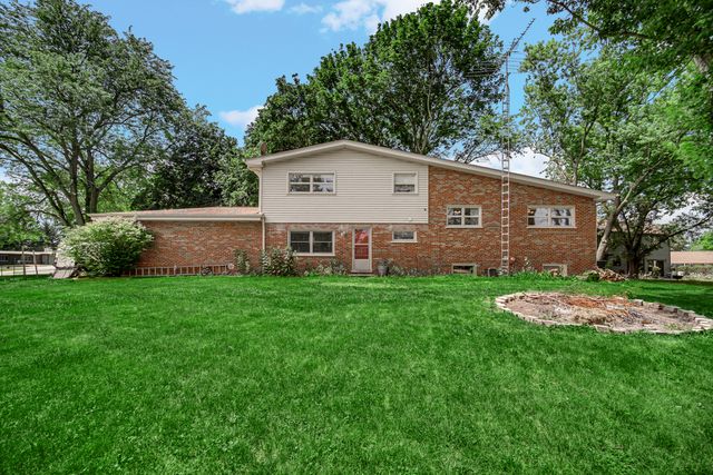 205 Sharon Drive, Sleepy Hollow, IL 60118