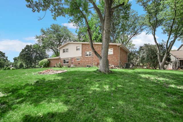 205 Sharon Drive, Sleepy Hollow, IL 60118