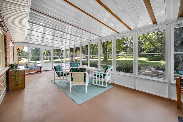 205 Sharon Drive, Sleepy Hollow, IL 60118