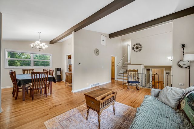205 Sharon Drive, Sleepy Hollow, IL 60118