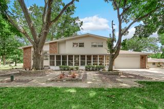 205 Sharon Drive, Sleepy Hollow, IL 60118